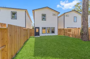 8155 Crestview Dr, Houston, TX 77028 - Photo 26