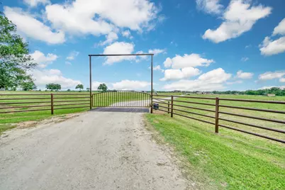 2792 County Road 145, Bedias, TX 77831 - Photo 2