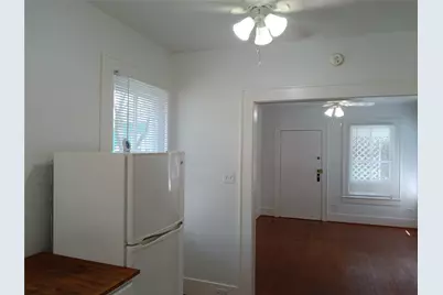 2924 Ave P 1/2 #1, Galveston, TX 77550 - Photo 8