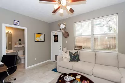 2127 Stacy Glen, Houston, TX 77008 - Photo 4