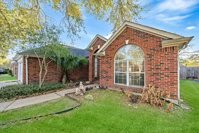 411 Green Cedar Drive, League City, TX 77573 - Photo 2