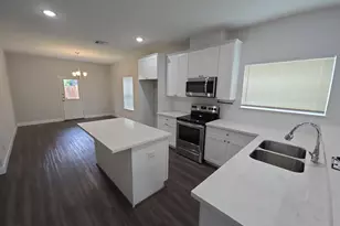 8235 Locksley Rd, Houston, TX 77078 - Photo 4