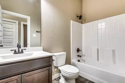 122 Wickersham #B, Conroe, TX 77304 - Photo 14