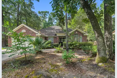 67 E Sterling Pond Circle, The Woodlands, TX 77382 - Photo 2