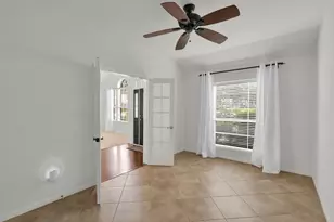 67 E Sterling Pond Cir, The Woodlands, TX 77382 - Photo 12