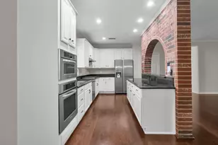 67 E Sterling Pond Cir, The Woodlands, TX 77382 - Photo 8