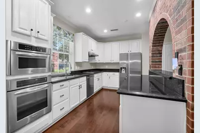 67 E Sterling Pond Circle, The Woodlands, TX 77382 - Photo 10