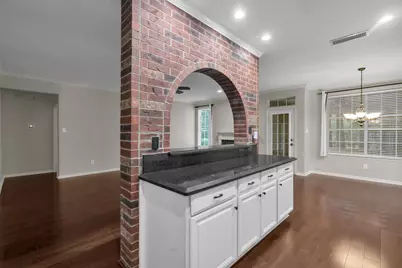 67 E Sterling Pond Circle, The Woodlands, TX 77382 - Photo 6