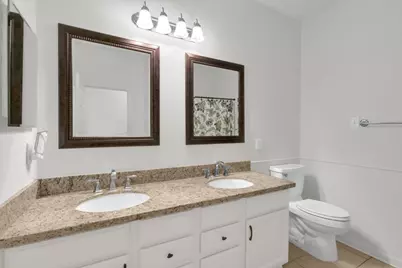 67 E Sterling Pond Circle, The Woodlands, TX 77382 - Photo 16