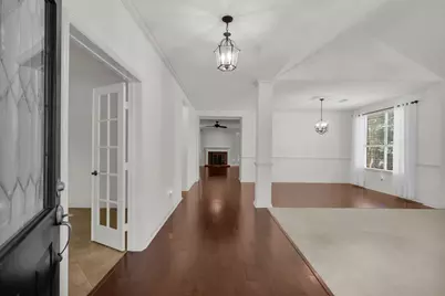 67 E Sterling Pond Circle, The Woodlands, TX 77382 - Photo 4