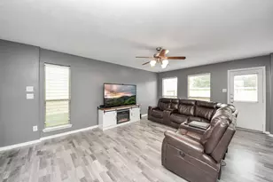 9219 Dewberry Blossom Ln, Houston, TX 77064 - Photo 6