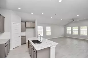 359 Ice Shr Trl, Dayton, TX 77535 - Photo 14