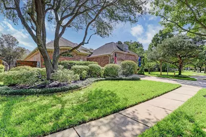 4510 Cypress Pond Court, Houston, TX 77059 - Photo 2