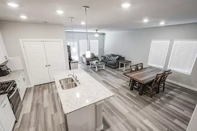 8603 Treetop Heights Drive, Baytown, TX 77523 - Photo 16