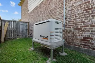 2246 Oakleaf Trail Ln, League City, TX 77573 - Photo 40