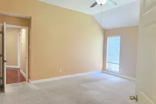 5010 Rebel Ridge Dr, Sugar Land, TX 77478 - Photo 10
