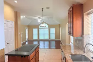 5010 Rebel Ridge Dr, Sugar Land, TX 77478 - Photo 4