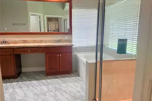 5010 Rebel Ridge Dr, Sugar Land, TX 77478 - Photo 12