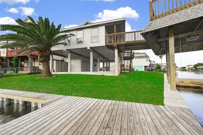 16 N Curlew Street, La Marque, TX 77568 - Photo 2