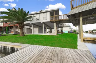 16 N Curlew St, La Marque, TX 77568 - Photo 2