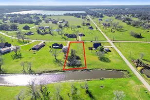 819 Mill Rd, Angleton, TX 77515 - Photo 1