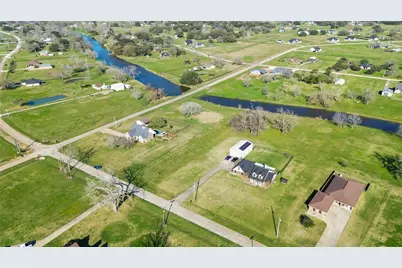 819 Mill Road, Angleton, TX 77515 - Photo 6