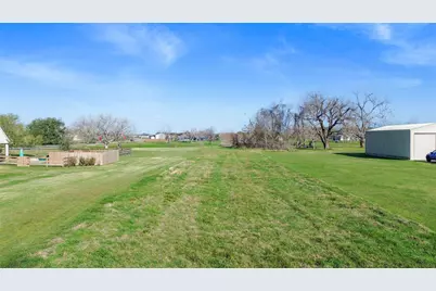 819 Mill Road, Angleton, TX 77515 - Photo 8