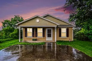 2932 Shady Creek Ln, Freeport, TX 77541 - Photo 1