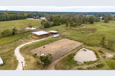 391 County Road 2010, Liberty, TX 77575 - Photo 8