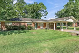 1426 Palm Dr, Winnie, TX 77665 - Photo 1
