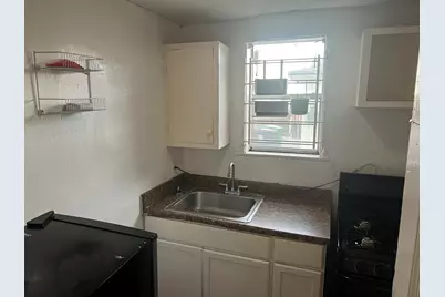 124 Carson Court, Houston, TX 77004 - Photo 2