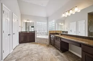 3002 Soutine St, Houston, TX 77021 - Photo 10