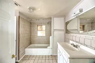 704 W West St, Livingston, TX 77351 - Photo 10