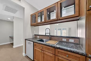 1010 Rosine St, Houston, TX 77019 - Photo 12