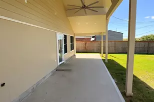 3003 30th St N, Texas City, TX 77590 - Photo 4