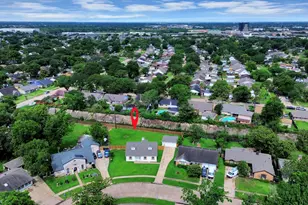 7230 Pella Dr, Houston, TX 77036 - Photo 2
