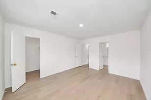 7230 Pella Dr, Houston, TX 77036 - Photo 10
