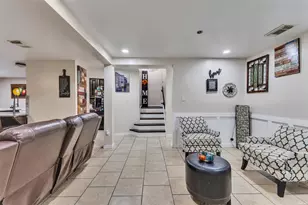10623 Gulf Valley St, Houston, TX 77075 - Photo 12