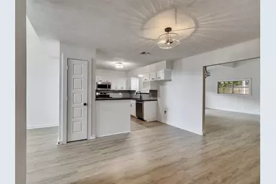 5627 Southbrook Drive, Houston, TX 77033 - Photo 8