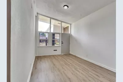 5627 Southbrook Drive, Houston, TX 77033 - Photo 16