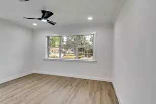 5627 Southbrook Dr, Houston, TX 77033 - Photo 18