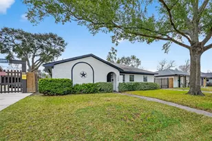 11622 Triola Ln, Houston, TX 77072 - Photo 2