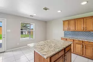 13914 Bonnetbriar Ln, Sugar Land, TX 77498 - Photo 10