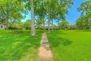 188 Old Post Rd S, Livingston, TX 77352 - Photo 10