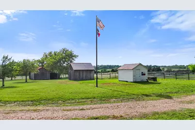 9058 Sam Houston, Brenham, TX 77833 - Photo 40