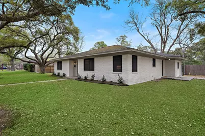 1606 E Fayle Street, Baytown, TX 77520 - Photo 2