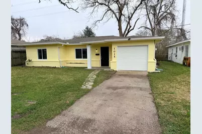 1015 N Roosevelt Street, Galveston, TX 77568 - Photo 1