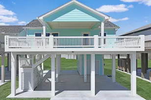 1989 Pedregal Dr, Crystal Beach, TX 77650 - Photo 2