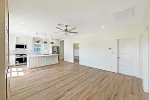 1989 Pedregal Dr, Crystal Beach, TX 77650 - Photo 6