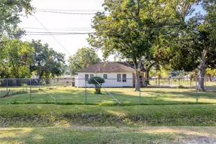 9010 Wheatley St, Houston, TX 77088 - Photo 2